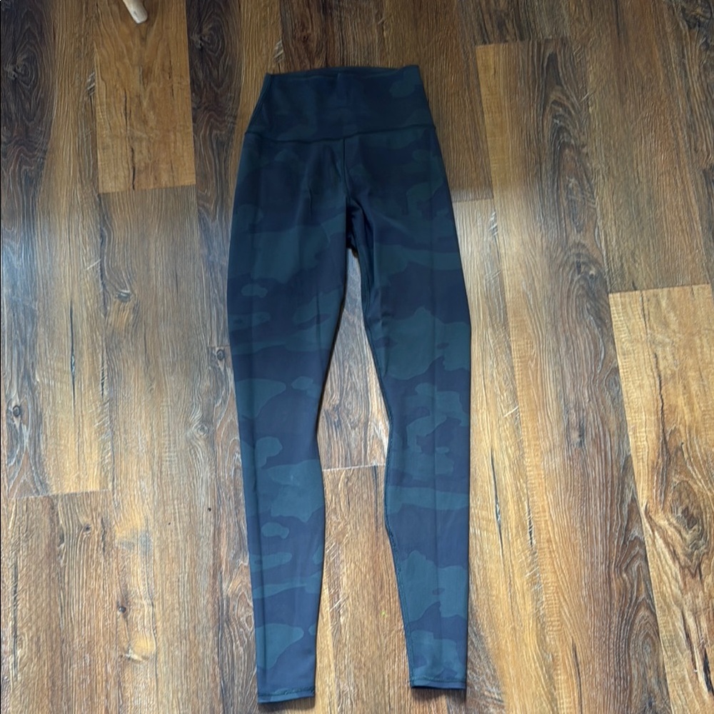 ALO Yoga Black Camouflage Leggings